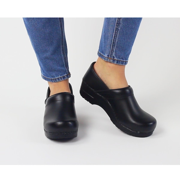 Women's Closed Back Clog, PU-coated leather Upper, Polyurethane Outsole, Black, Size 5.5-6 M
